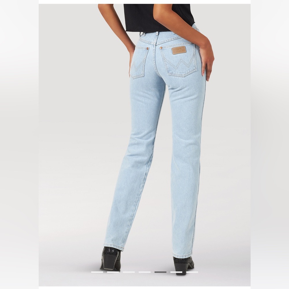WOMEN'S WRANGLER COWBOY CUT SLIM FIT JEAN IN BLEACH